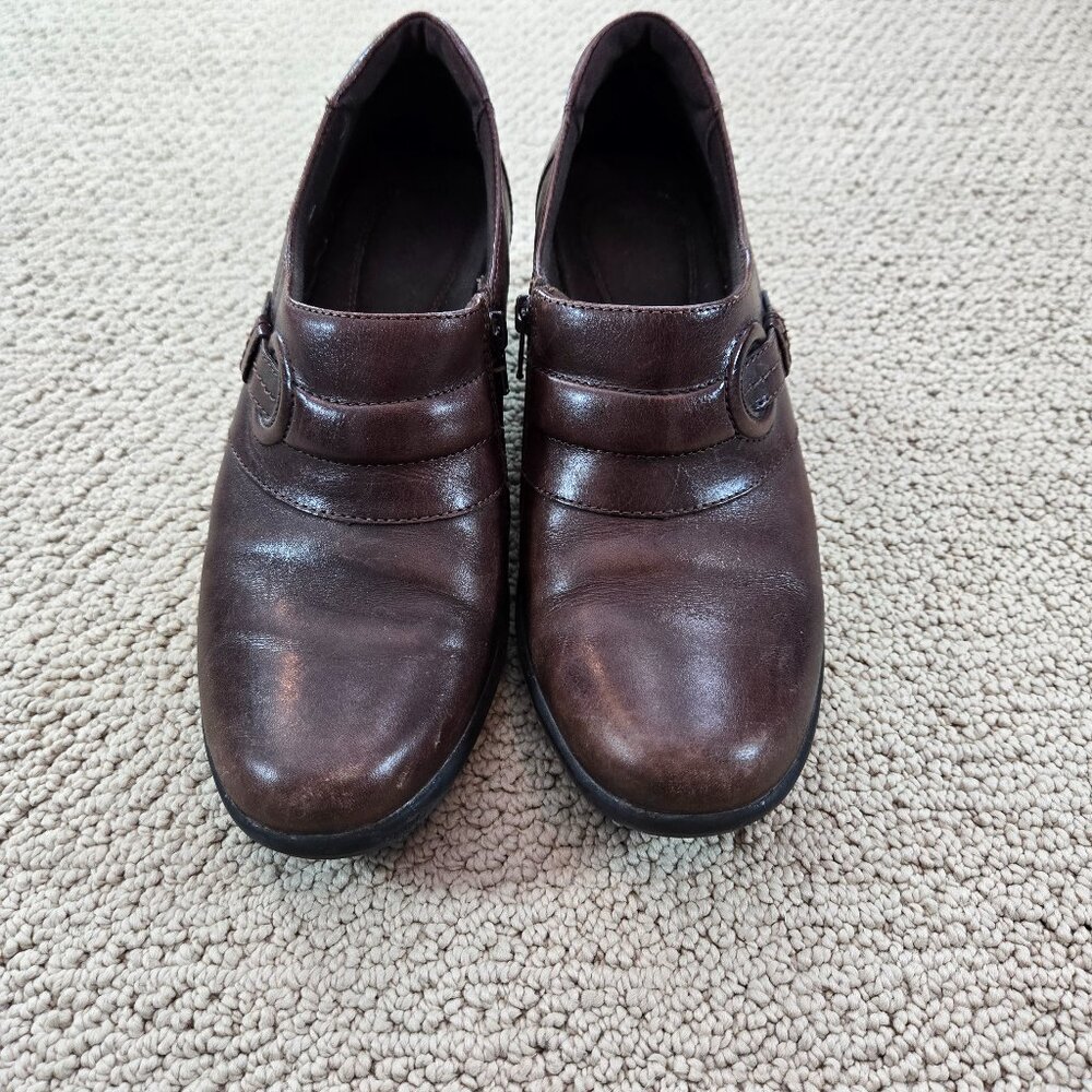 Clarks Women's Ankle Booties Boots Size 8.5 Brown Leather w/ Zip Heels